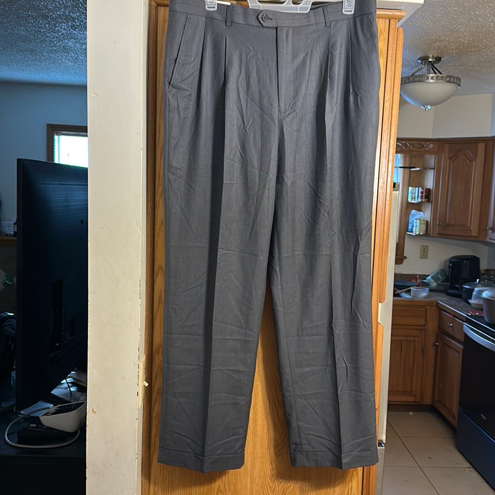 Bertucci Mens pant sz 40  color gray